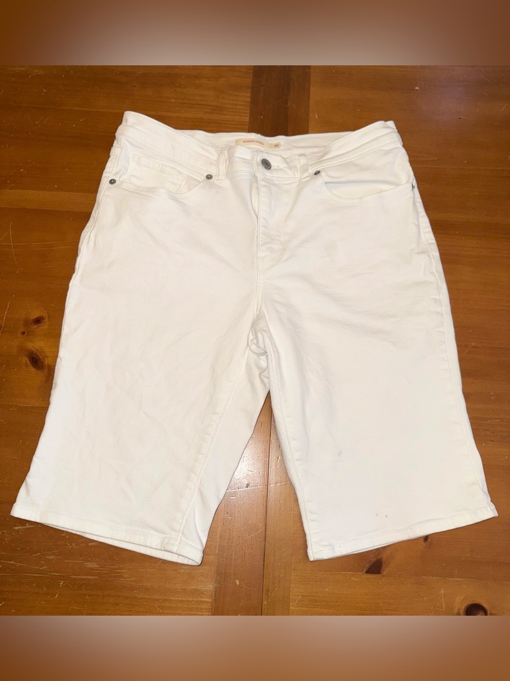 Levi’s White Denim Jean Bermuda Shorts 30 Rare Blank R Label Summer Stretch Chic